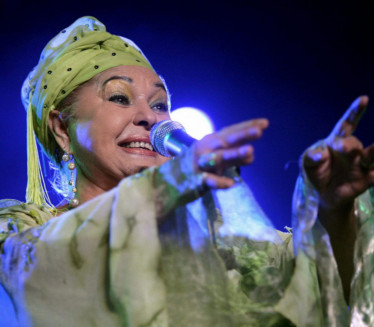 КРЕНУЛА МАЈЧИНИМ СТОПАМА: Једина ћерка Есме Реџепове (ФОТО)