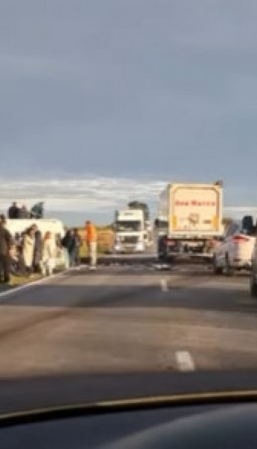 SUDAR AUTOBUSA I AUTOMOBILA: Stradao vozač (VIDEO)