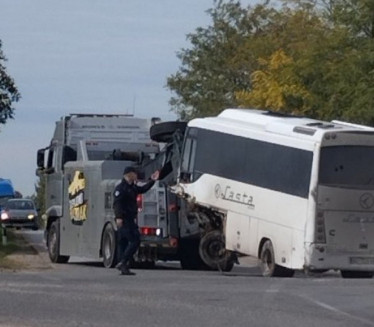 NOVI DETALJI AUTOBUSKE NESREĆE: Skoro 40 povređenih