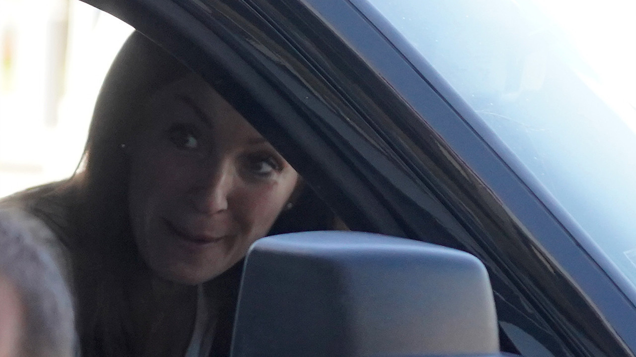 ЗБОГ ПАРА: Певачица има 3 куће у БГ-у, а живи као подстанар