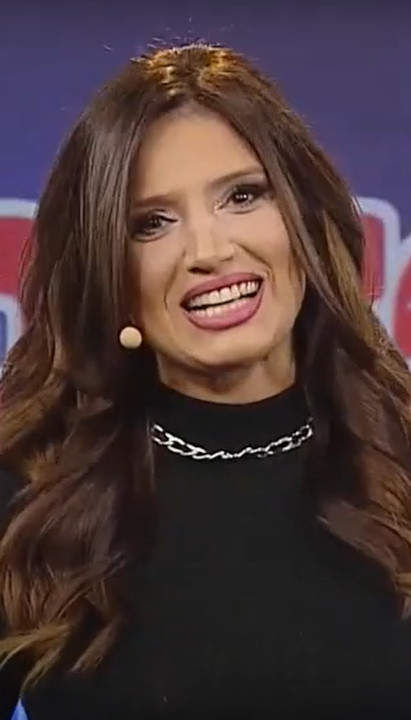 RAZNEŽILA PRIZOROM: Prve fotke "Loto devojke" sa bebom