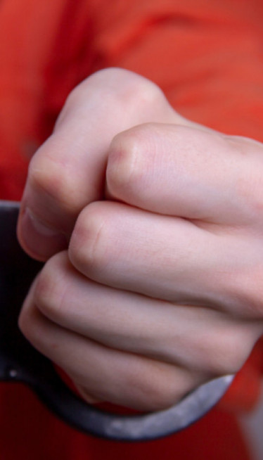 HAPŠENJE SUBOTICE: Palicama napali muškarca (47)