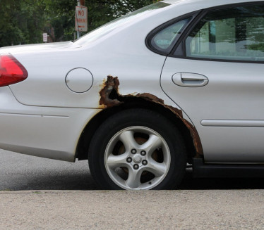 AUTO UVEK NAPOLJU: Kako ga sačuvati od krađe, rđe, sunca
