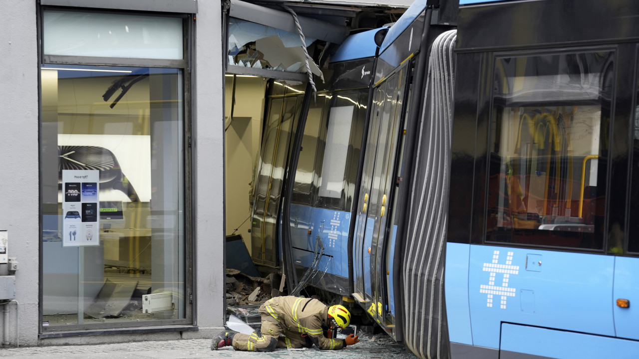 TRAMVAJ ULETEO U PRODAVNICU: Haos u Norveškoj