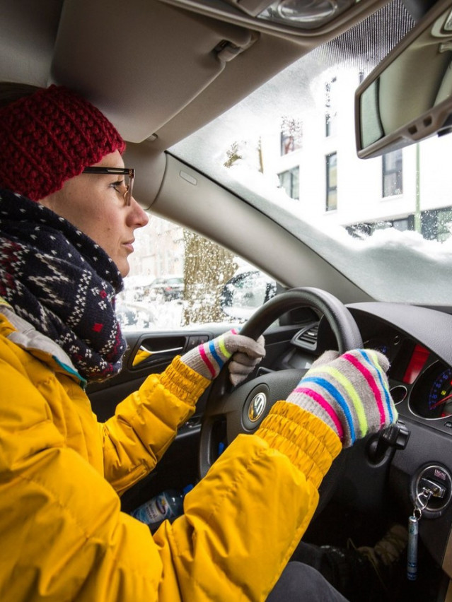 MNOGI VOZAČI NE ZNAJU: Kako se rešiti vlage u automobilu