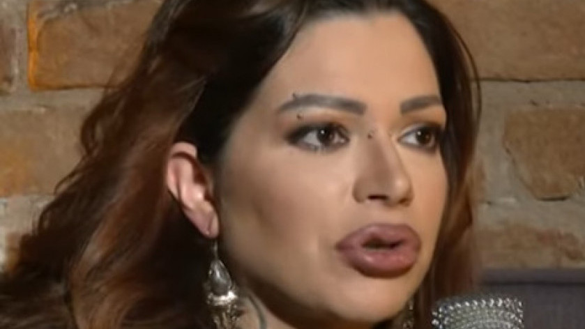 "ТРЕСЕ СЕ ОД ТЕМПАРАТУРЕ": Певачица открила симптоме вируса