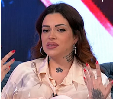 "НЕ ВЕРУЈЕМ У ЧИКА БОГА": Како је певачица променила веру