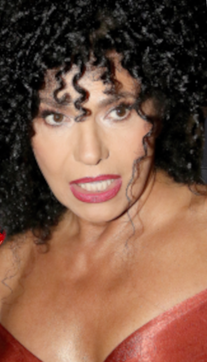 "Људи живе заједно само да би били у браку и глуме породицу"