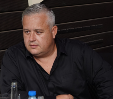 Pevač o supruzi: "Sad ne može da se razvede, sramota je"