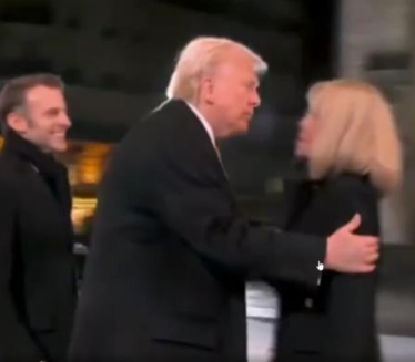 "TAKO SI LEPA": Donald Tramp izljubio Brižit Makron (VIDEO)