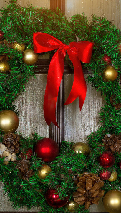 ВЕКОВНА ТРАДИЦИЈА: Која је симболика новогодишњег венца?