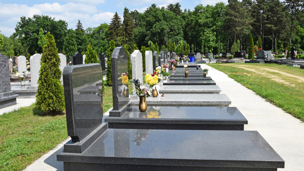 SAHRANJEN UČITELJ BIBER: Vozač ga udario i pobegao