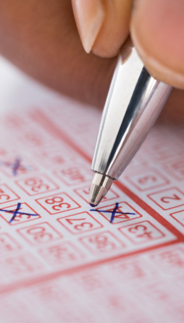 STEFAN UZEO MILIONE: Osvojio lutriju 14 puta, a onda ZABRANA