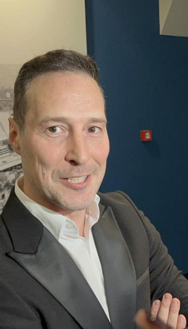 "PROSUULA MI JE PIĆE NA KLAVIJATURI": Peđa o koleginici