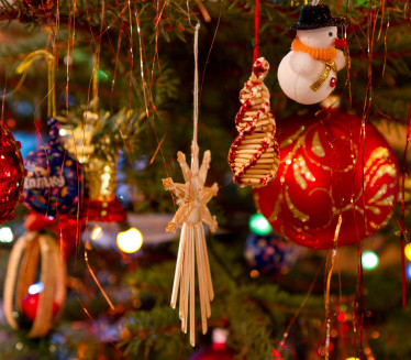 OVI DATUMI DONOSE SREĆU Kada je pravo vreme za kićenje jelke?