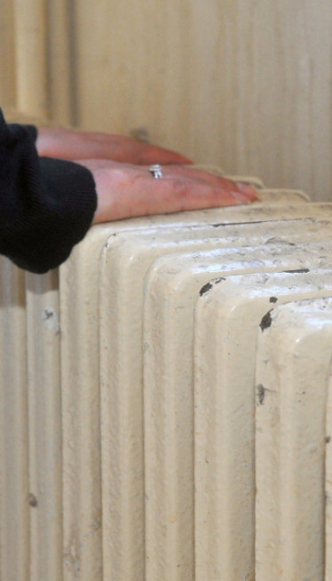 ТОПЛИ РАДИЈАТОРИ ЧЕКАЈУ БЕОГРАЂАНЕ! Добра вест-креће грејање