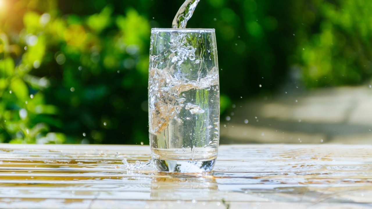 ЗАБОРАВИТЕ КУПОВИНУ: Направите домаћу алкалну воду
