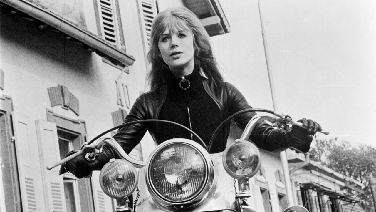 Умрла чувена Маријен Фејтфул - Џегерова "Девојка на мотору"