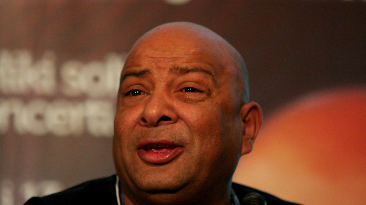 ЗАСВИРАО НА ЏЕЈЕВОМ ГРОБУ: Музичар расплакао многе