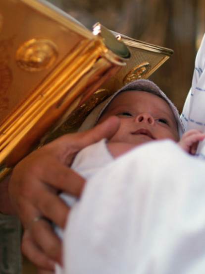 U kom slučaju majka NE SME BITI PRISUTNA na krštenju deteta?