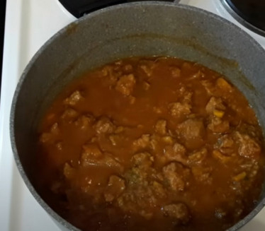 GOVORI JEZIKE: Goveđi gulaš na domaći način