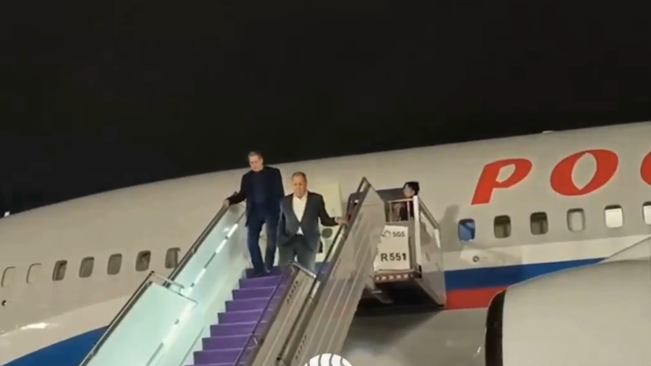 СТИГАО ЛАВРОВ: Американци и Руси за преговарачким столом