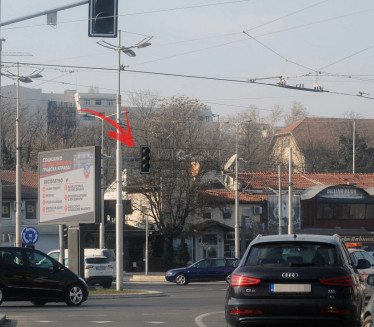 Semafori na kružnom toku na Autokomandi KREĆU sa radom