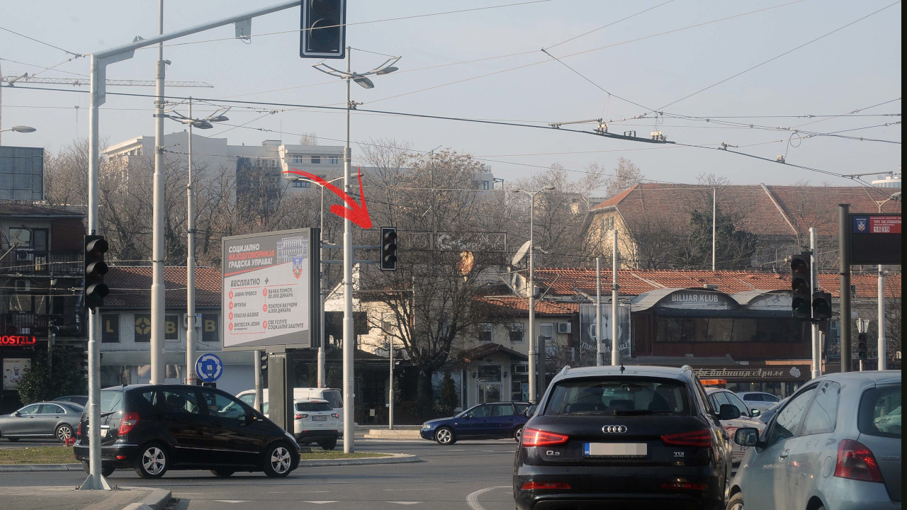 Semafori na kružnom toku na Autokomandi KREĆU sa radom