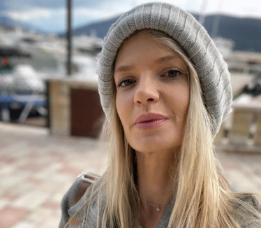 ДОЖИВЕЛА ВЕЛИКИ ГУБИТАК: Глумица пронашла утеху у сестрама