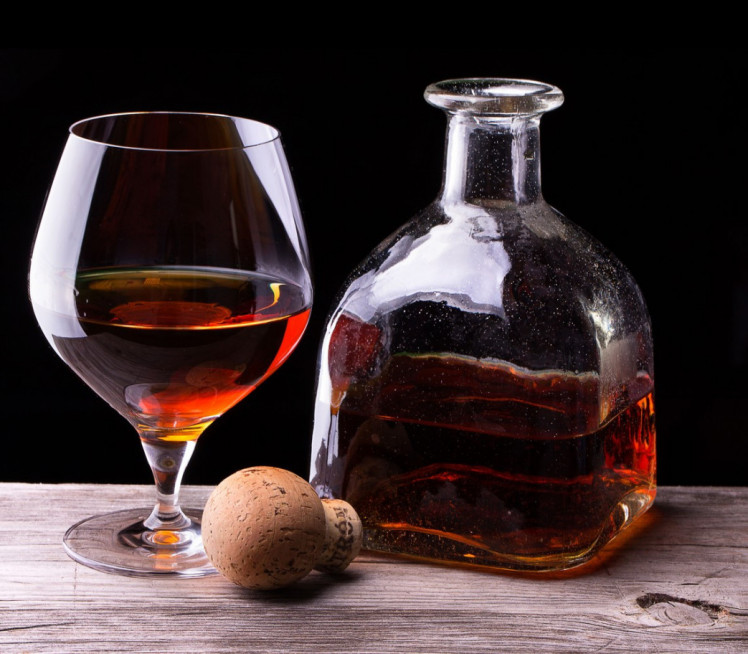 АКО СТЕ НА ДИЈЕТИ ПАЗИТЕ СЕ: Колико калорија има у алкохолу?