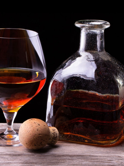 АКО СТЕ НА ДИЈЕТИ ПАЗИТЕ СЕ: Колико калорија има у алкохолу?