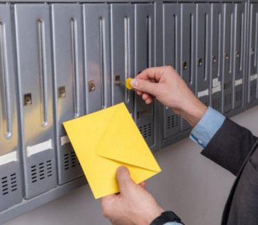 BOMBE ZA POZNATE: Pronađene eksplozivne naprave u pošti