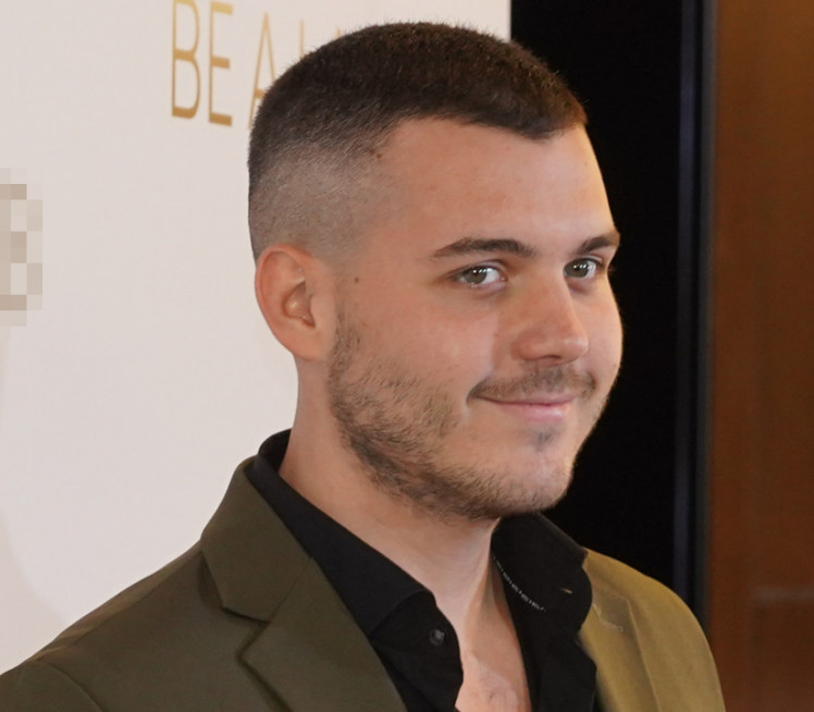 МАЈКА РАЗЛОГ ЗА РАСКИД: Виктор оставио девојку преко поруке