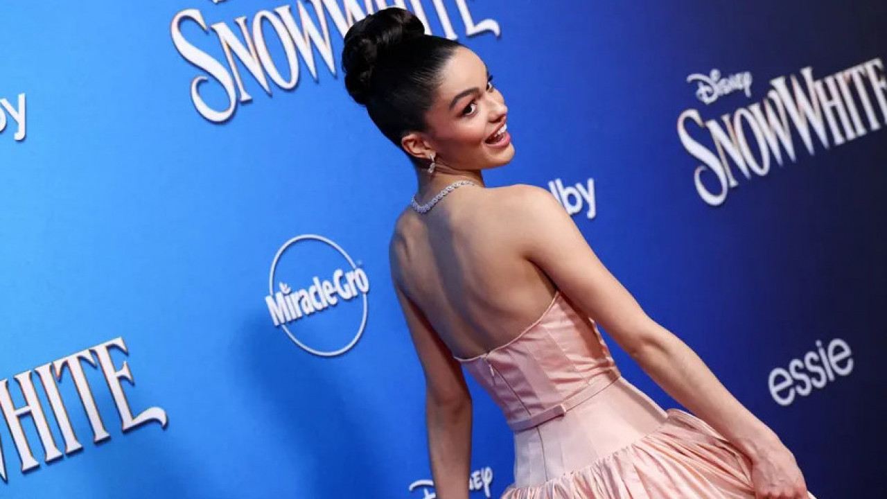 Дизни због длакавих Снежаниних леђа губи 300.000 долара?