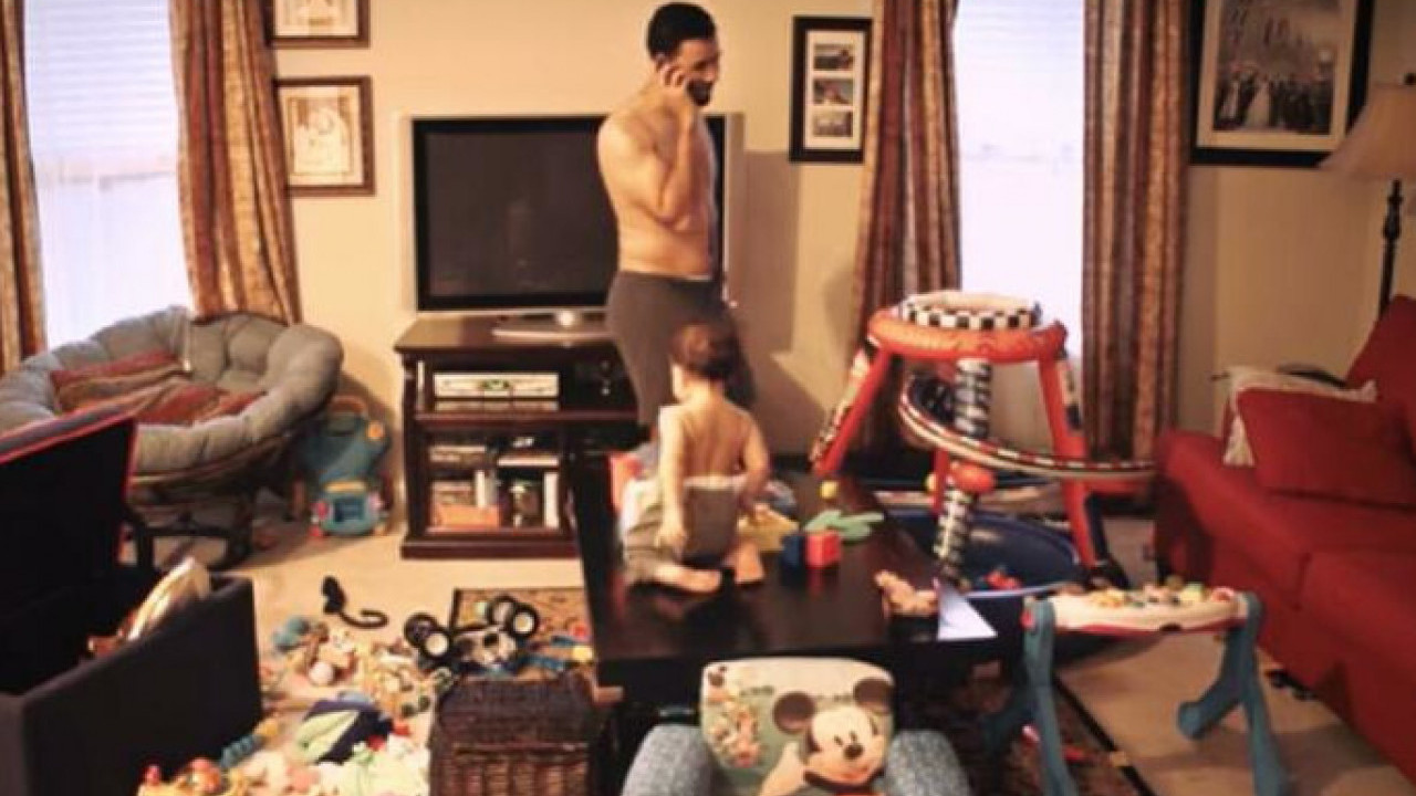 KRIŠOM SNIMALA MUŽA: Nije mogla da veruje šta radi sa bebom