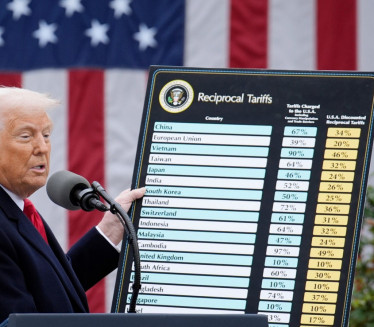 ЦАРИНЕ-ТРАМПОВ КАМЕН СПОТИЦАЊА? Американци све незадовољнији