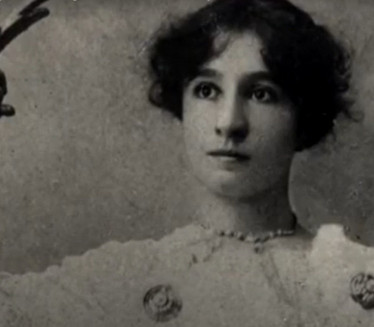 УМРЛА У БЕДИ: Прва српска глумица која се сликала НАГА