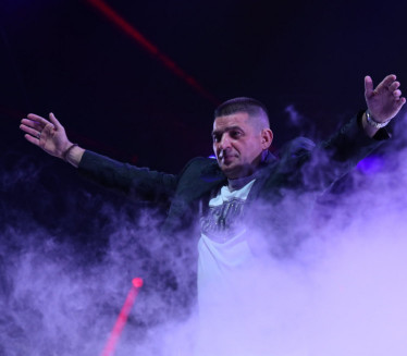 СРБИЈА ПЕВА "БОЖИЋ ЈЕ": Баја је свој хит написао у манастиру