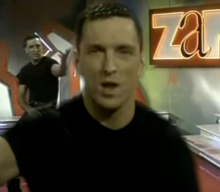 ПАМТИМО ГА ПО ХИТУ "ТЕБИ МОЈА МАЗО": Где је данас Срђан?