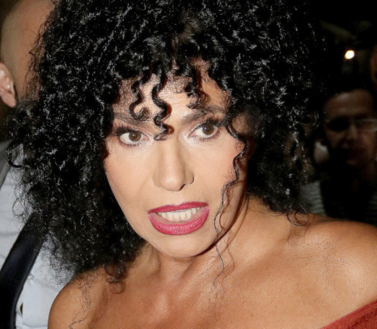 PRIBLIŽILA LICE KAMERI: Lidija iznenadila pratioce