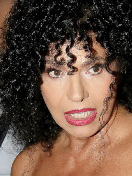 PRIBLIŽILA LICE KAMERI: Lidija iznenadila pratioce