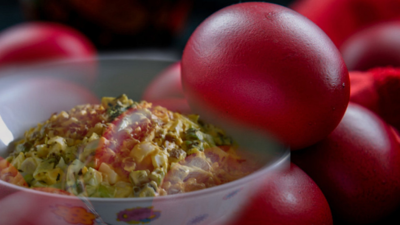 ИСКОРИСТИТЕ ВАСКРШЊА ЈАЈА: Направите укусну салату