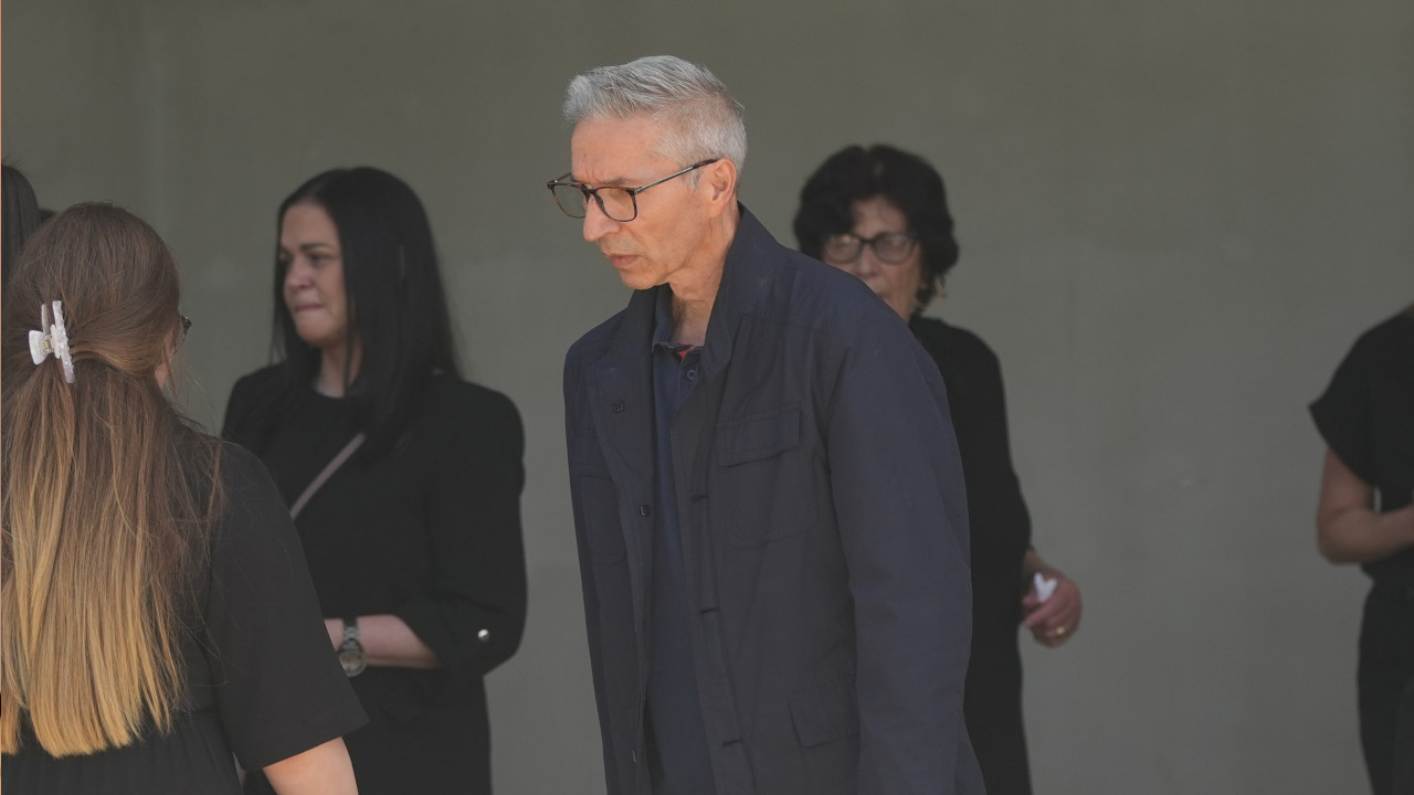 VIĐEN NA SAHRANI VODITELJKE: Novi život Dekija Pantelića