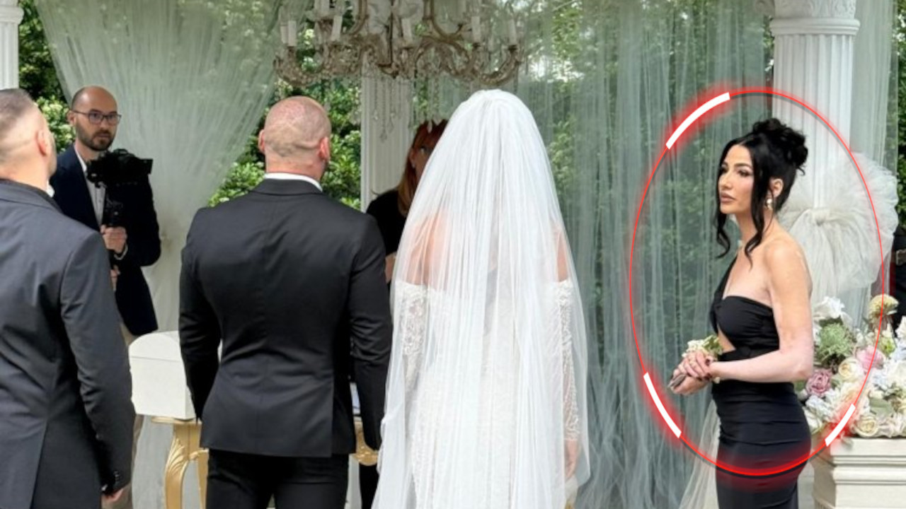 ATRAKTIVNA CRNKA: Ko je kuma Tee Tairović? (FOTO)