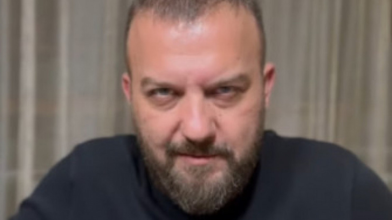 "DEVOJCI SAM KUPIO NEKRETNINU" Borku je lepotica rodila decu