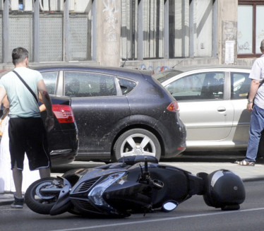 TEŠKA NESREĆA: Žena poginula na motoru između Breze i Stalka