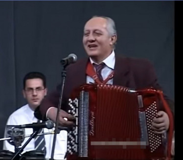 МЕЂУ НАЈТРАЖЕНИЈИМ Како је настао хит Певај ујко, певај роде