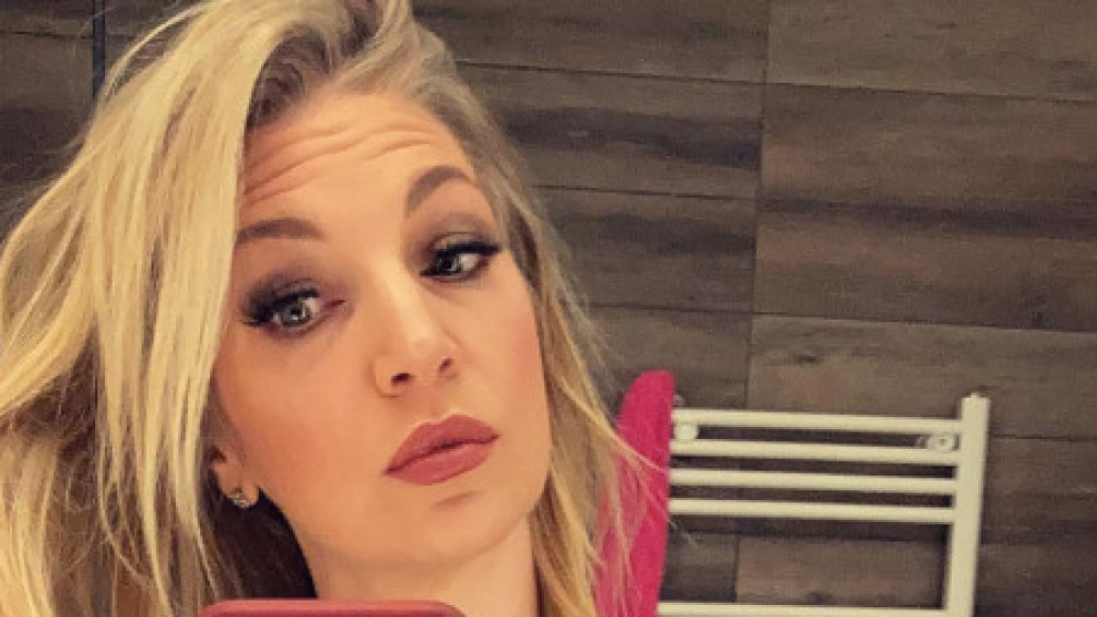 "U MOMENTU SE SVE MENJA": Pevačici teško naći dečka zbog dece