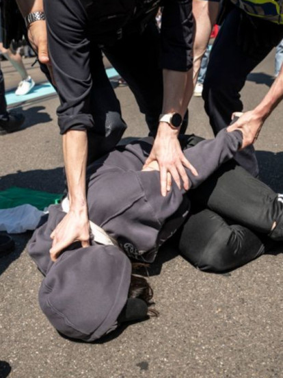 УХАПШЕН БИВШИ ПОЛИЦАЈАЦ: Шверцовао 60 килограма марихуане