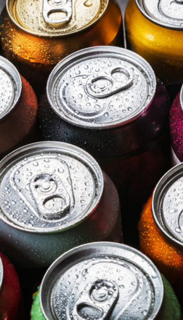 УНИШТАВАЈУ ЗДРАВЉЕ: Ево зашто су газирана пића ОТРОВ